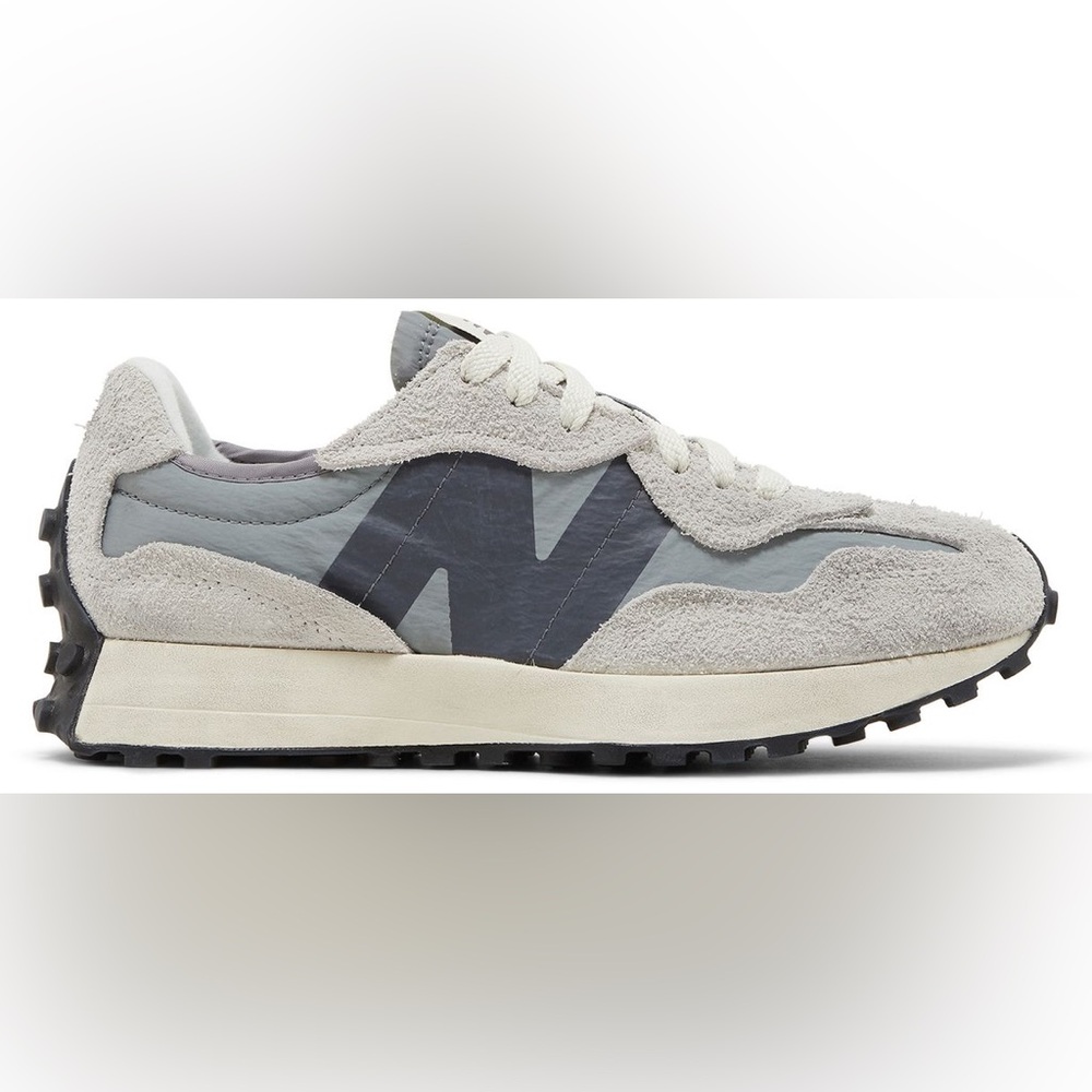New Balance Women’s 327 Grey Matter